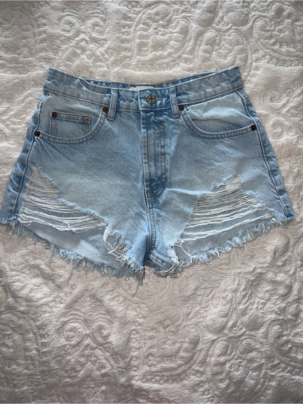 Zara Light Blue Distressed High-Rise Denim Shorts size 4